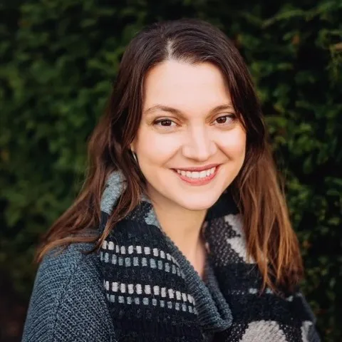 Jessie Henneck-Aguiar, Agent in  - Compass