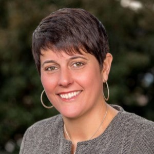 Headshot of Elizabeth Shaw