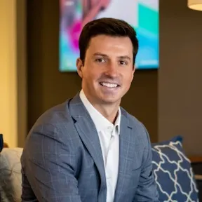 Nick Harrington, Agent in  - Compass