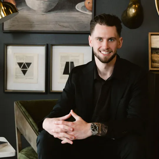 Kaden Hurtibus, Agent in  - Compass