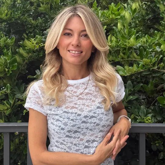 Deniz Guyton, Agent in  - Compass