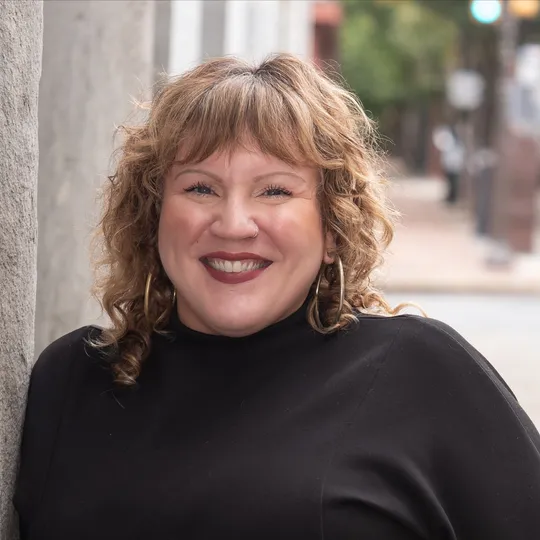 Kristen Gibson, Agent in  - Compass