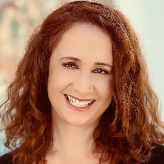 Amy Greenberg, Agent in  - Compass