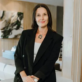 Mandy Mahoney, Agent in  - Compass