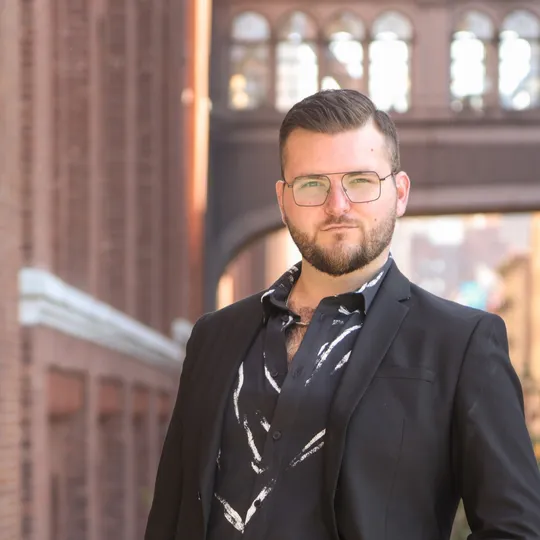 Kyle Genow, Agent in  - Compass