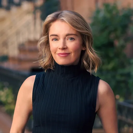 Annika Grove, Agent in  - Compass