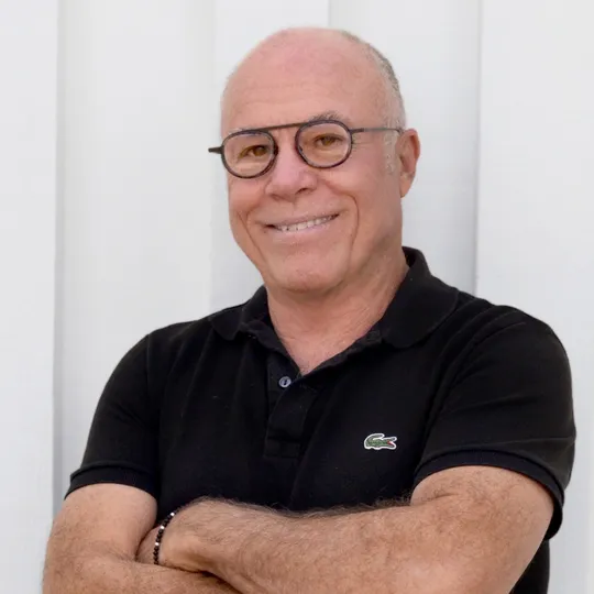 Chris Menrad, Agent in  - Compass