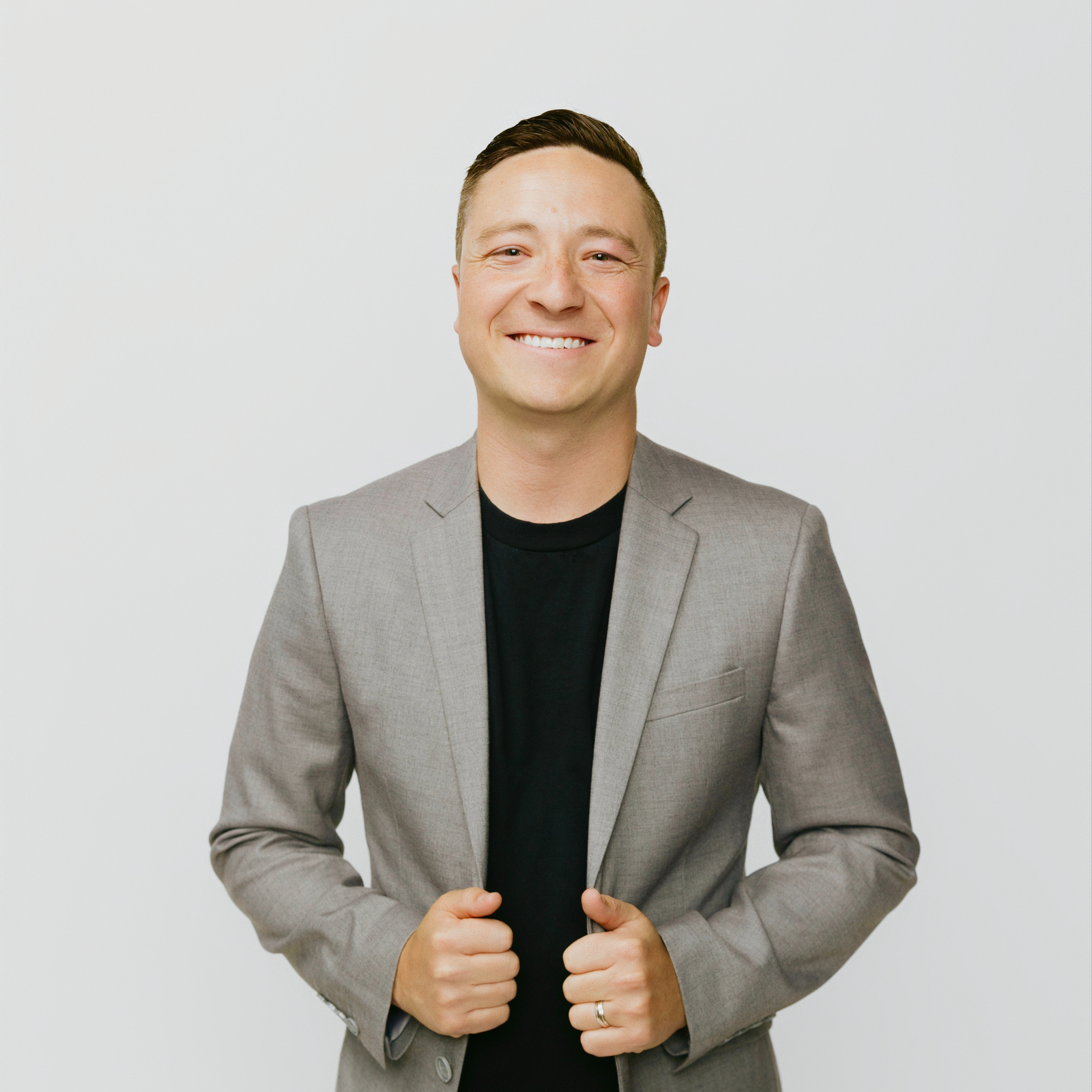 Headshot of Devin Leon