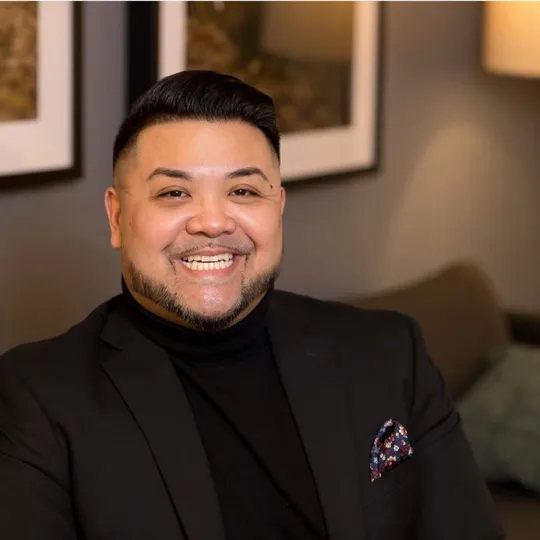 Omar Espinosa, Agent in  - Compass