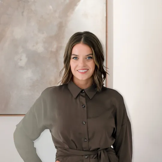 Becca Cunningham, Agent in  - Compass