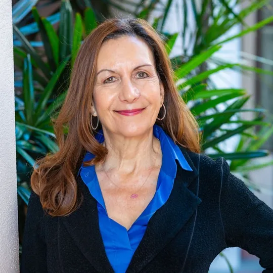 Patty Cohen, Agent in  - Compass