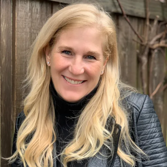 Robyn MacIntire, Agent in  - Compass