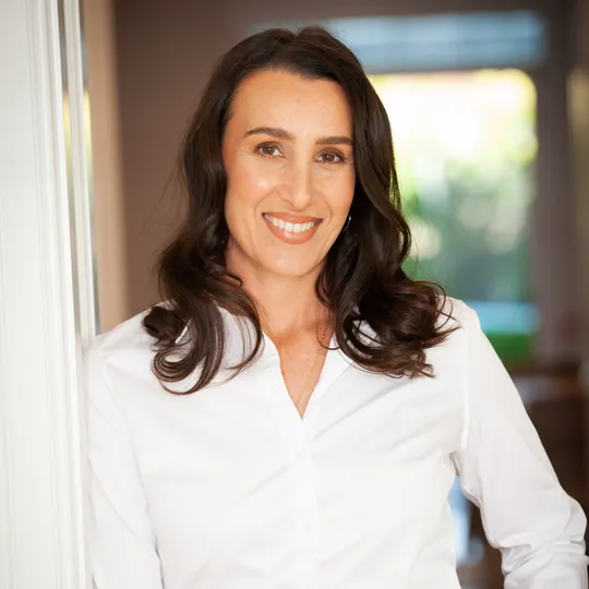 Andrea Samulon, Agent in  - Compass