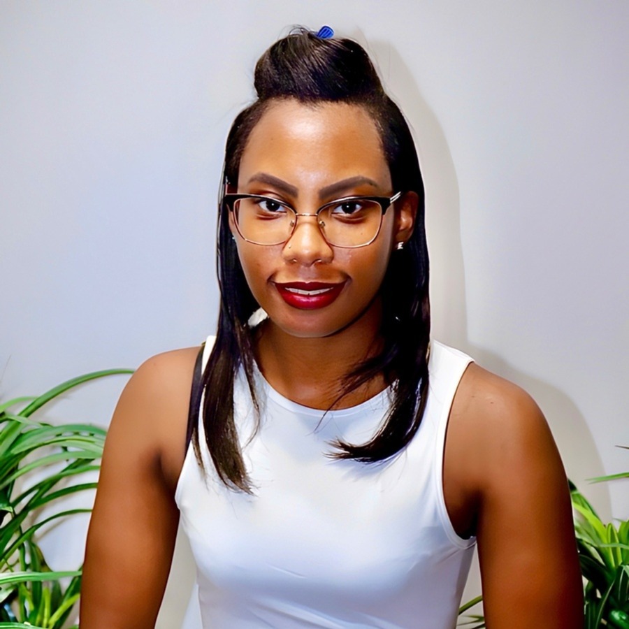 Headshot of Leslie Jackson