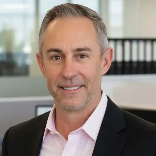 Tommy Holmes, Agent in  - Compass