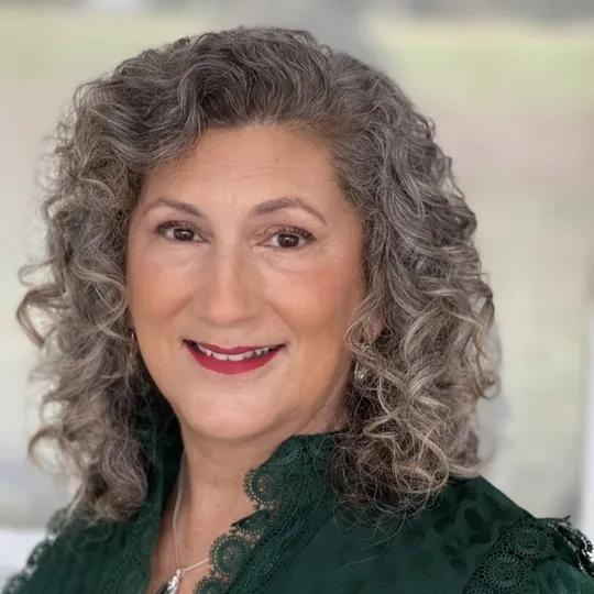 Lisa Galan, Agent in  - Compass