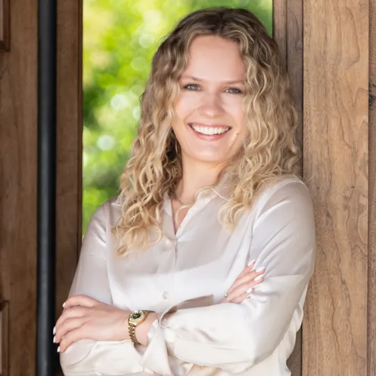 Cara Rickey, Agent in  - Compass