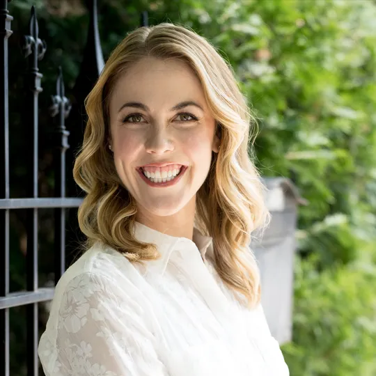 Cara Fields, Agent in  - Compass