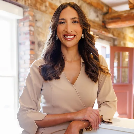 Amanda Mazza, Agent in  - Compass