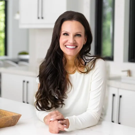 Kelly Hasbach, Agent in  - Compass