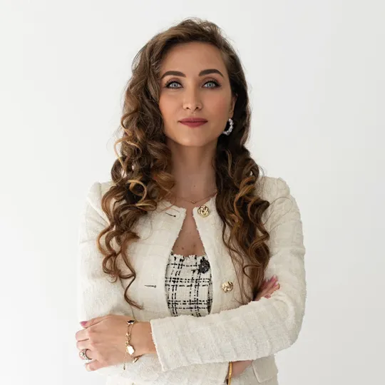 Alina Saad, Agent in  - Compass