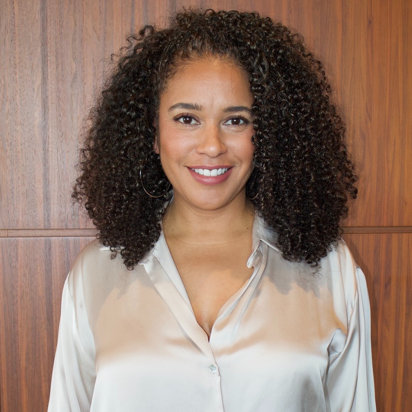 Headshot of Vania Harris