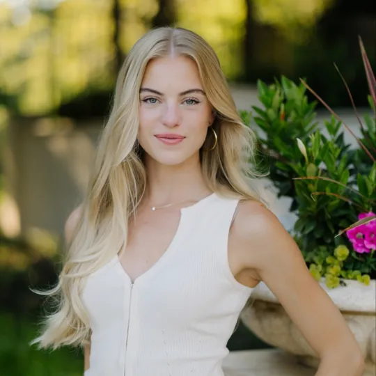 Lauren Stukey, Agent in  - Compass