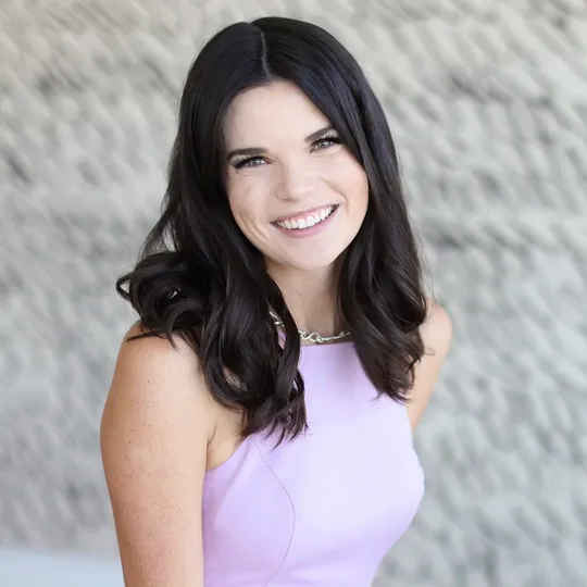 Emma Robinson, Agent in  - Compass