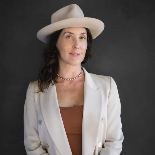 Olga Crawford, Agent in  - Compass