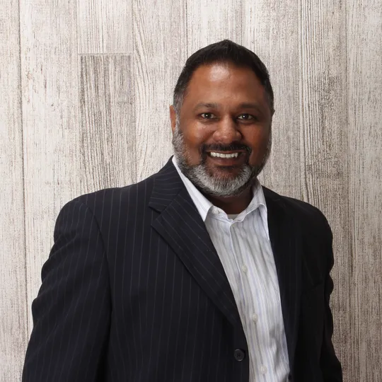 Bobby Simon, Agent in  - Compass