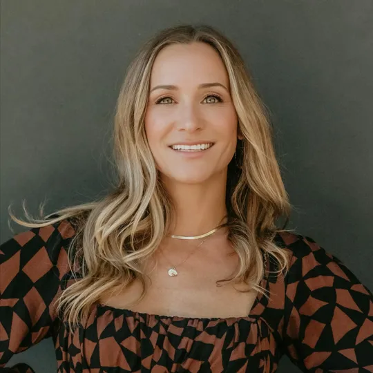 Margot McGowan, Agent in  - Compass