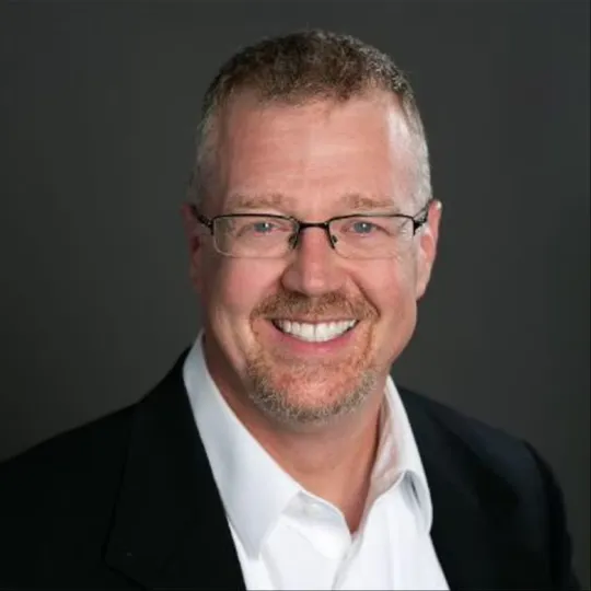 Kenn Hardy, Agent in  - Compass