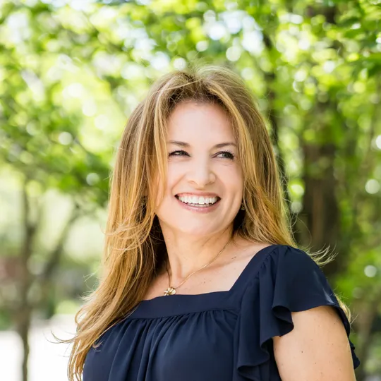 Roseanne Ruiz, Agent in  - Compass