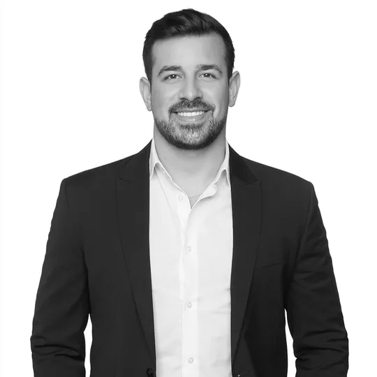 Gerardo Gonzalez, Agent in  - Compass