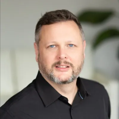 Stephen Gause, Agent in  - Compass