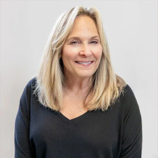 Lynn Carteris, Agent in  - Compass