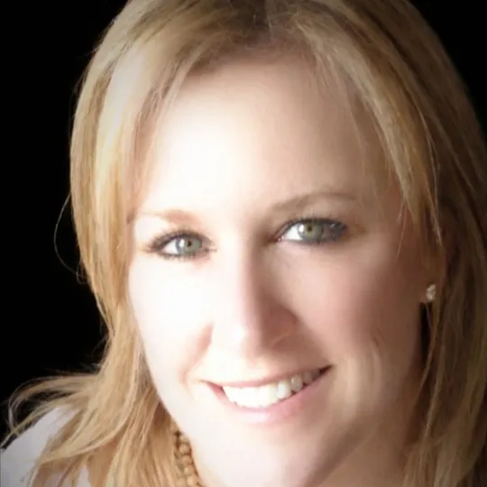 Tracey Spiegelman, Agent in  - Compass