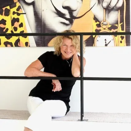 Claudia Grinius, Agent in  - Compass