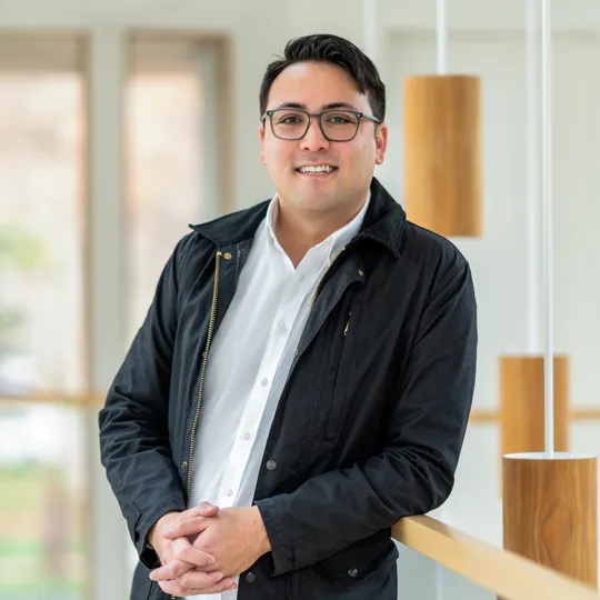 Alex Polishuk, Agent in  - Compass