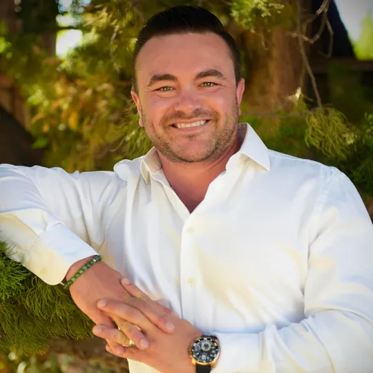 Nick Bettencourt, Agent in  - Compass