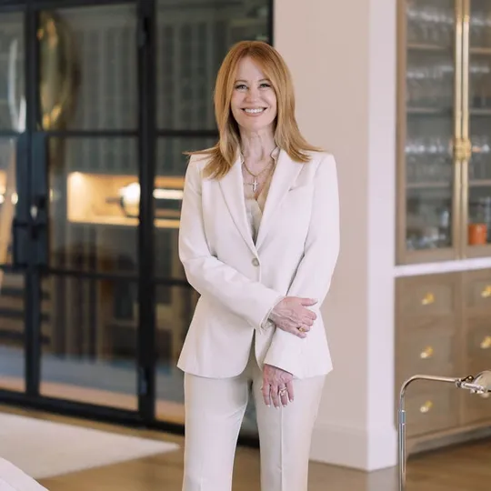 Kim Zander, Agent in  - Compass