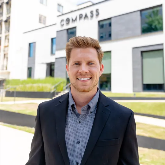 Dylan Corbett, Agent in  - Compass