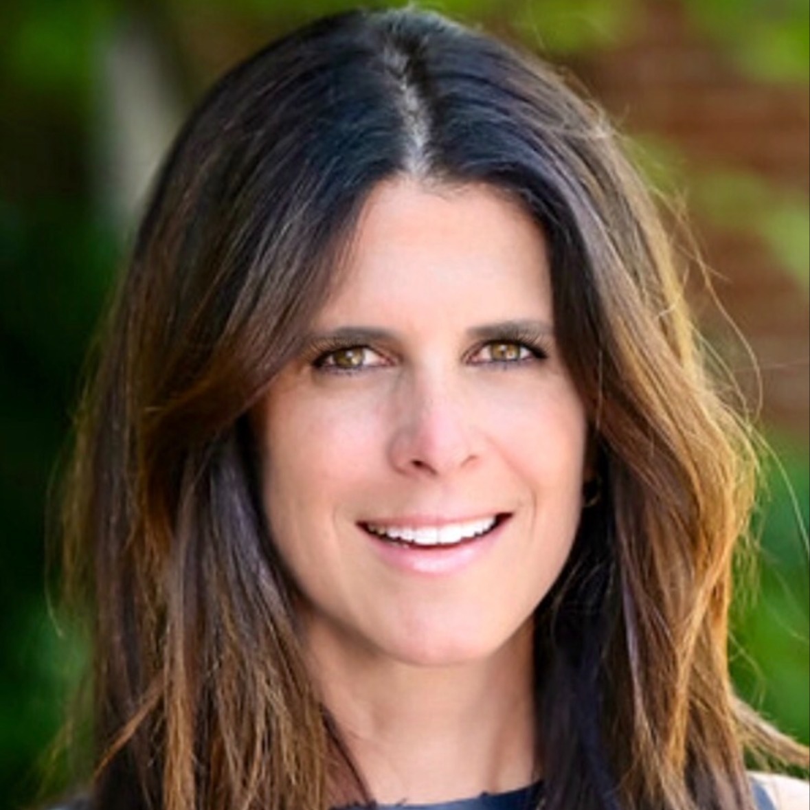 Headshot of Lori Cohn