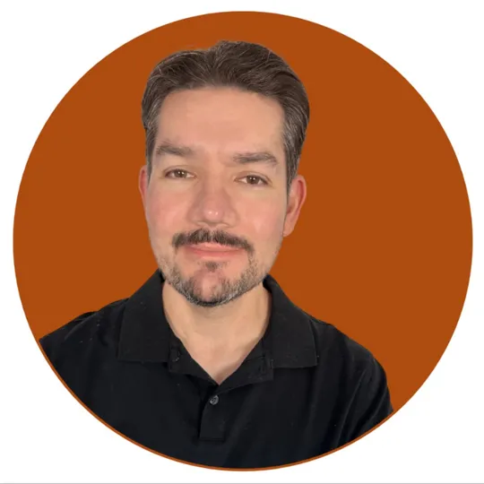 Carlos Ramirez, Agent in  - Compass