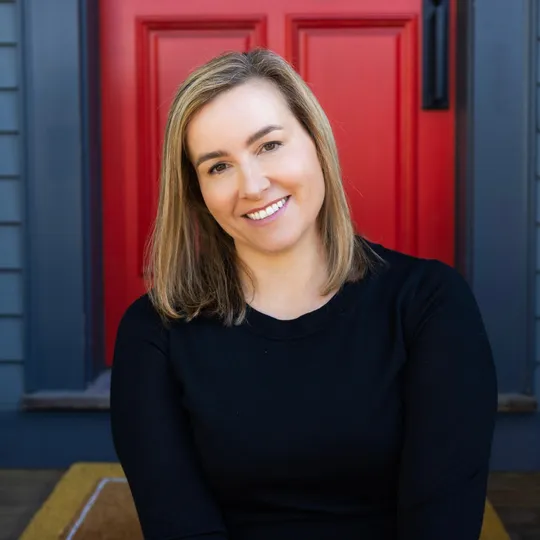 Rebecca Siegel, Agent in  - Compass