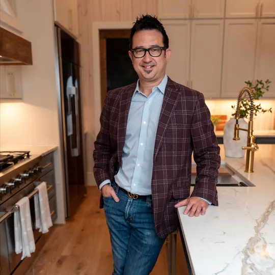 Matthew Villaflor, Agent in  - Compass