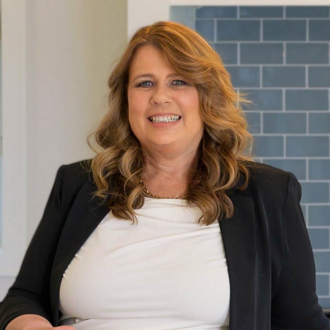 Headshot of Maryanne Ligmanowski