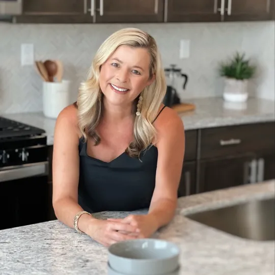 Jennifer Hawkins, Agent in  - Compass