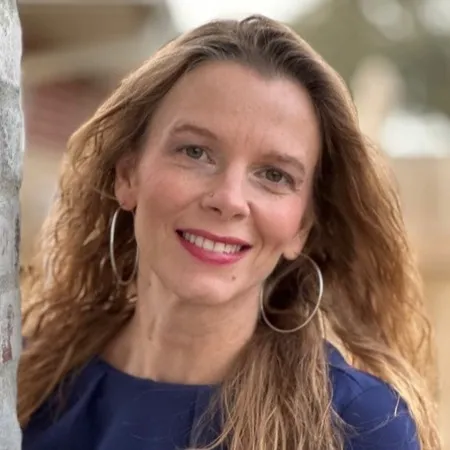 April Bragdon, Agent in  - Compass