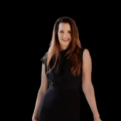 Jennifer Alvarez, Agent in  - Compass